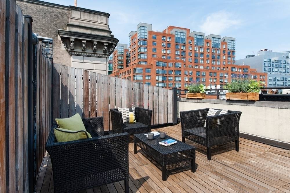 Brooklyn Heights Large Studio + Home Office (Bedroom), Large Outdoor Terrace, Open Kitchen, Hardwood Floors, Bosch W/D