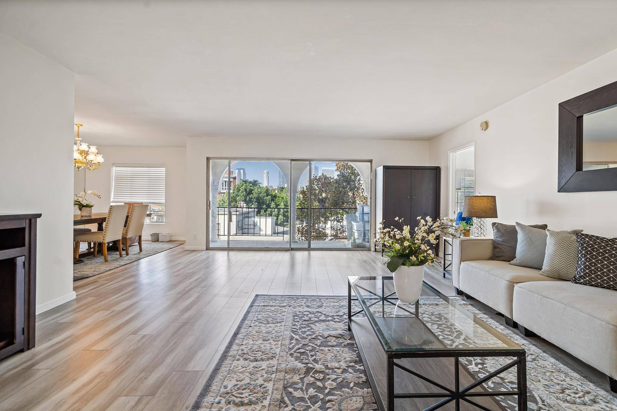 434 S.Canon Drive # 401, Beverly Hills, Ca 90210