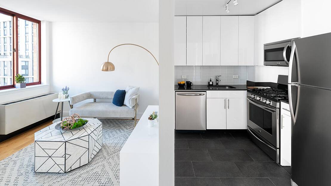 One Bedroom Duplex - Clinton - No Fee