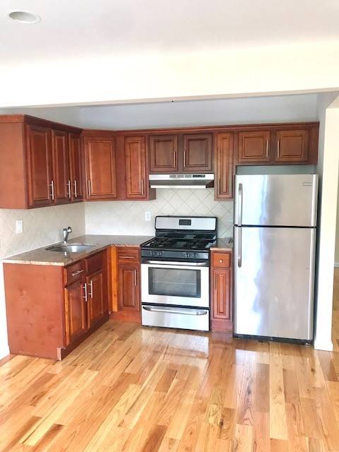 Bright and spacious East Flatbush 3 beds / 2 bath apartment