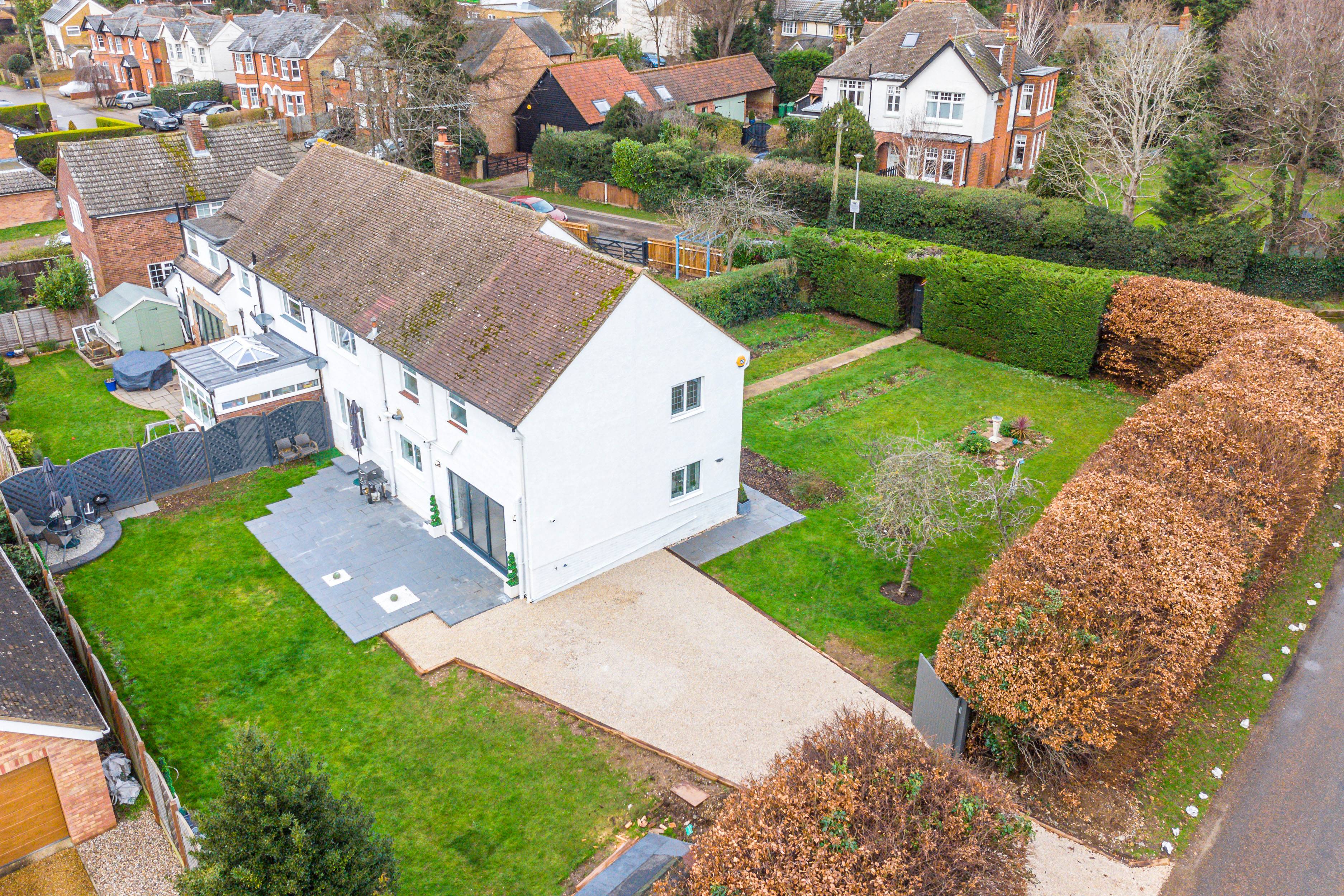 SOLD,SOLD,SOLD, STUNNING HOUSE LOCATED ON THE EXCLUSIVE ST JOHNS ROAD IN STANSTED MOUNTFITCHET WITH POTENTIAL BUILDING PLOT