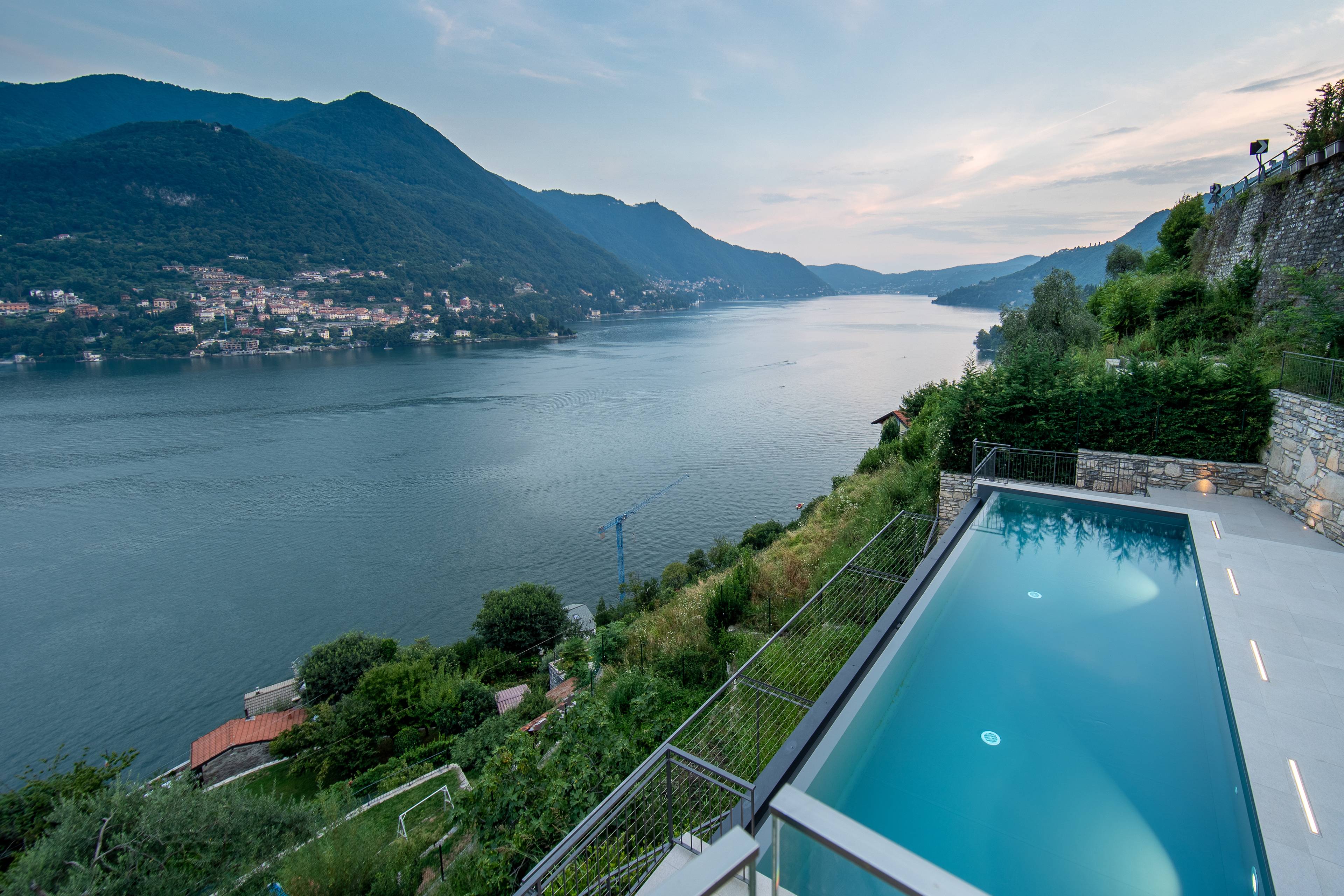 LUXURY APARTMENT | CARATE URIO