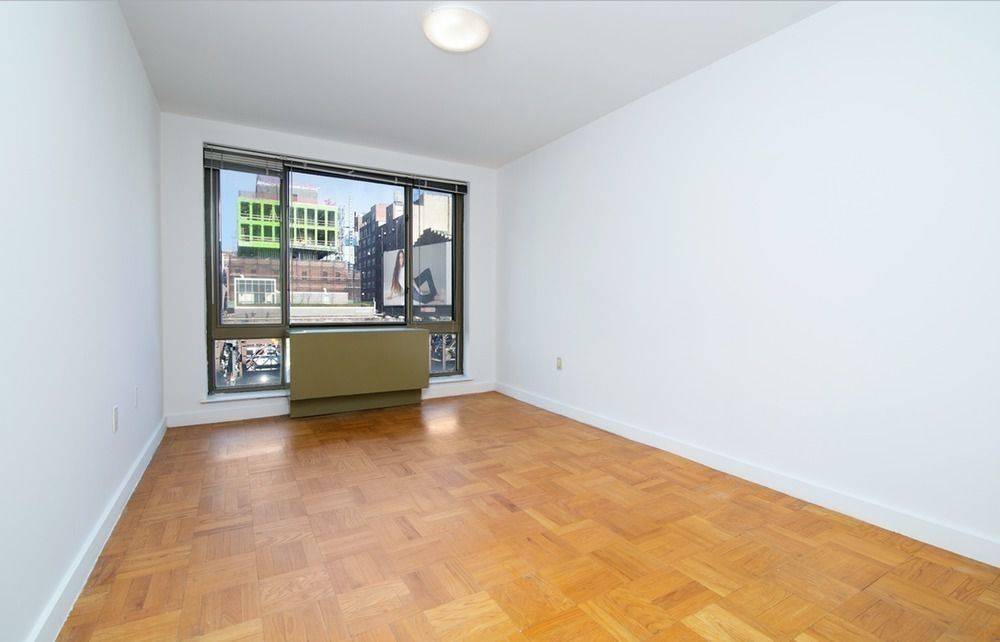 No fee, Studio/ 1 bath, In the heart of the Chelsea