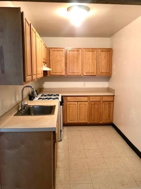 Super spacious Ocean Hill Duplex with parking