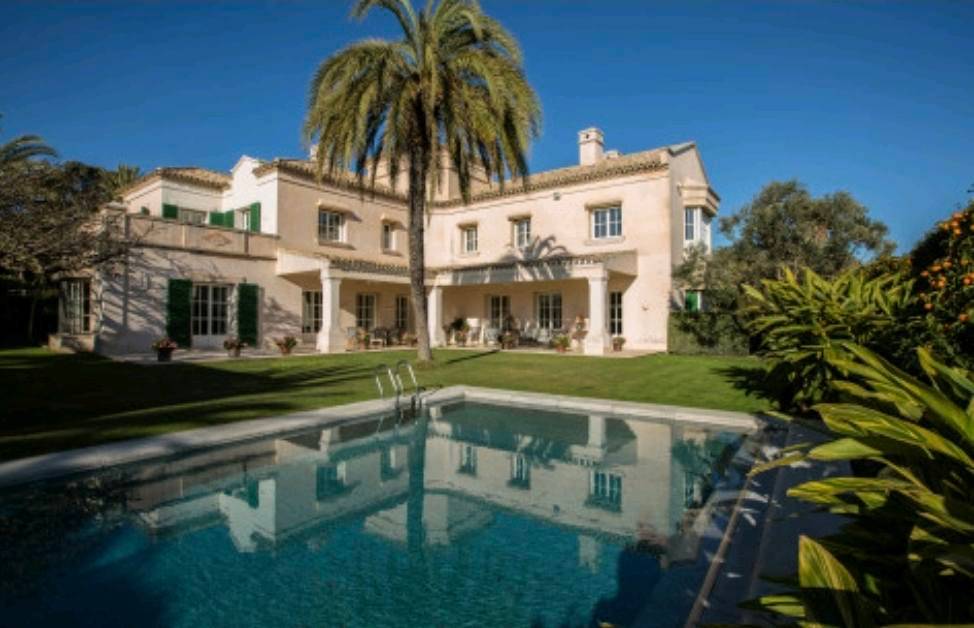 Spectacular 7 bedroom beachfront estate in Marbella