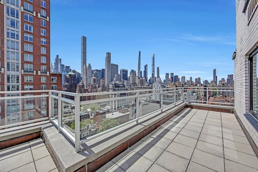 Spectacular & Sprawling Hi-Floor 3BR/ 3Bths with Huge Wraparound Terrace Lenox Hill Prime