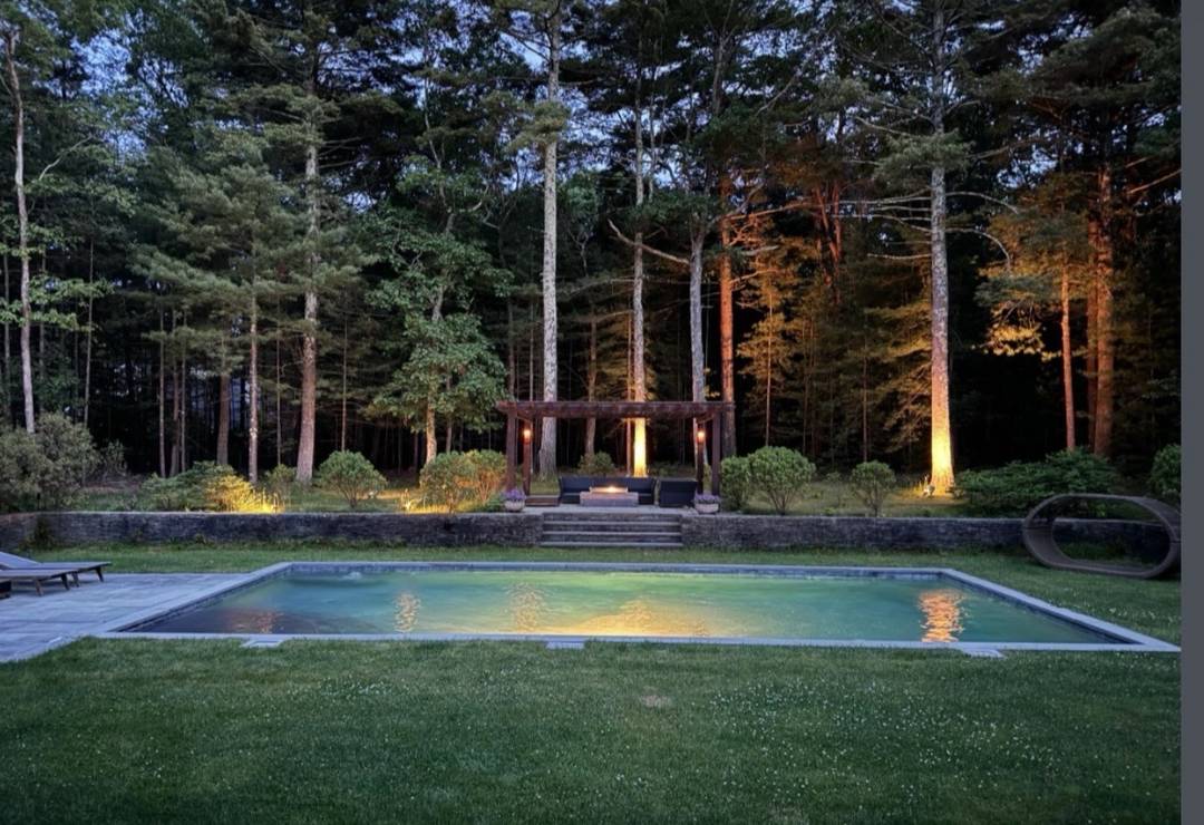 East Hampton Village Fringe 8 Bed Beauty