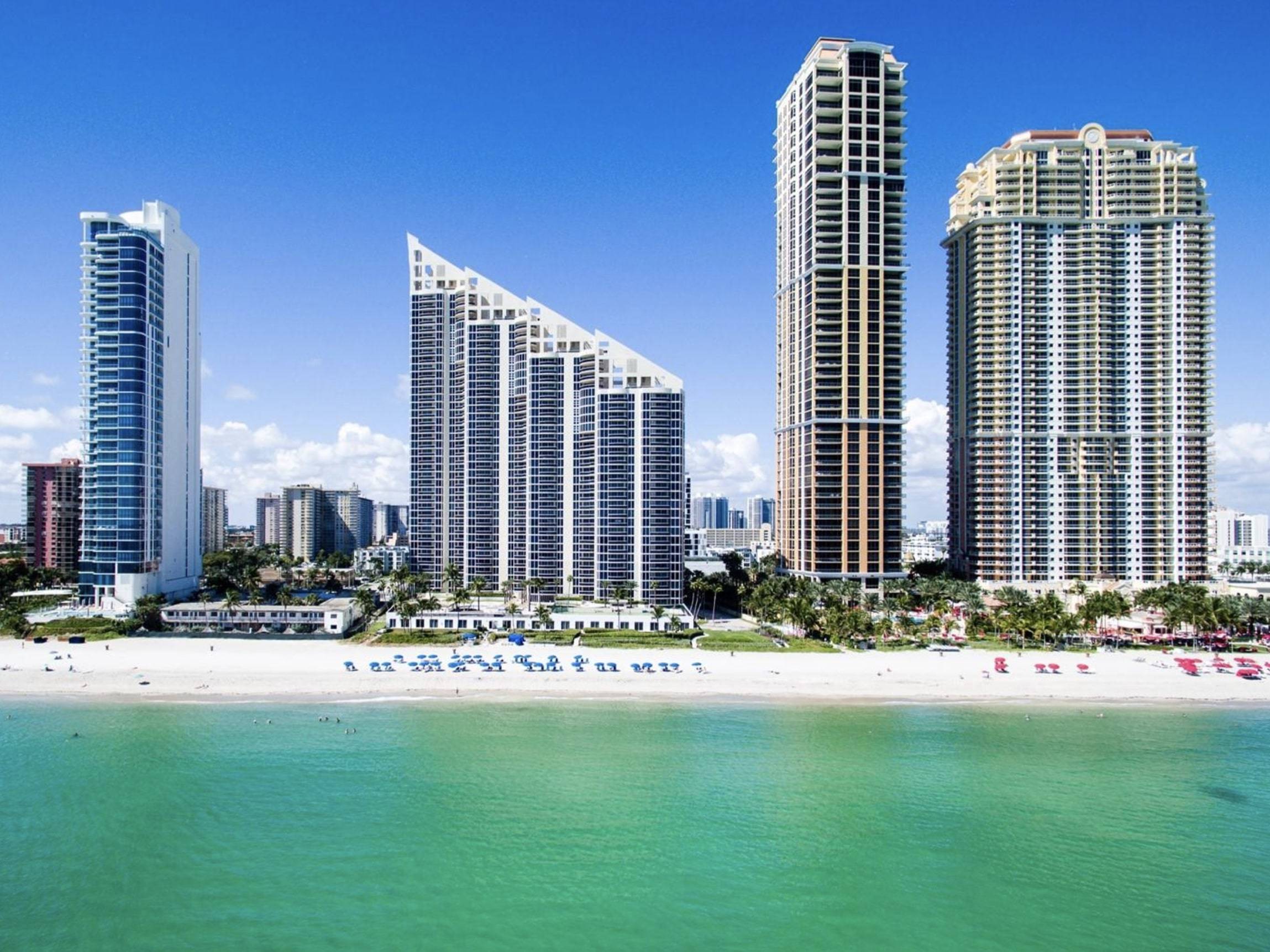 Beachfront Bi-level PENTHOUSE | Oversized Private Terrace