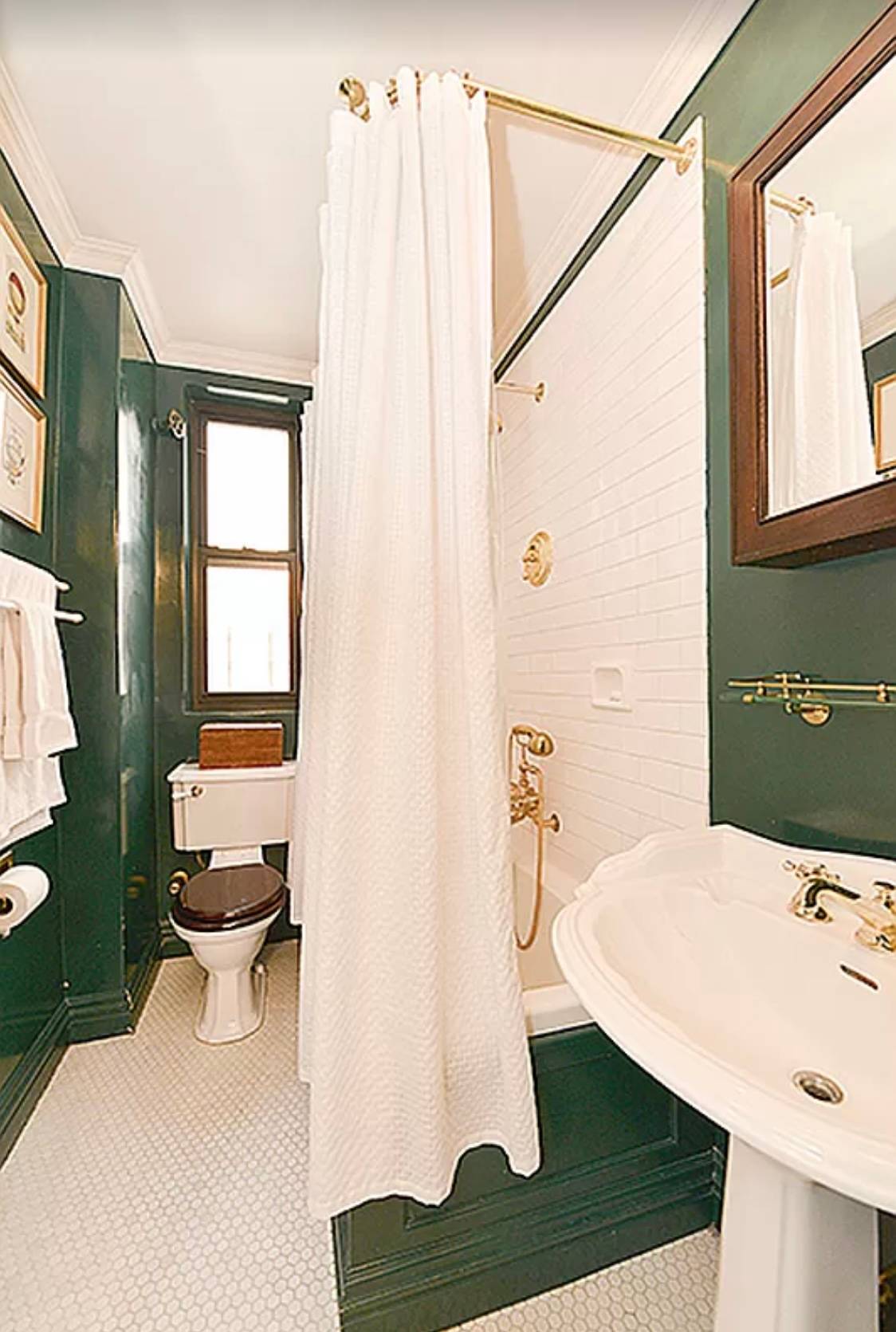 Charming Pre-war 2 Bed Upper East Side/Park Ave