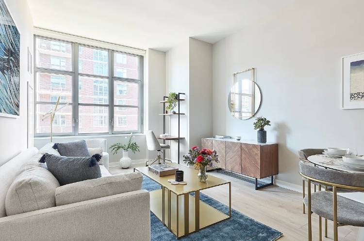 LUXURY  DUMBO LUXE 1 BEDROOM WITH PRIVATE BALCONY