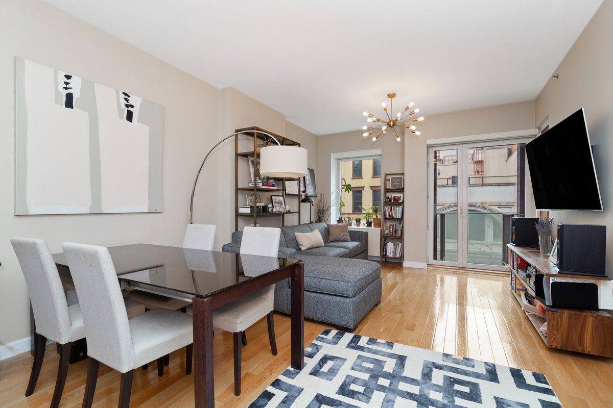 Luxurious 1 Bed/2 Bath + Den in Hell's Kitchen