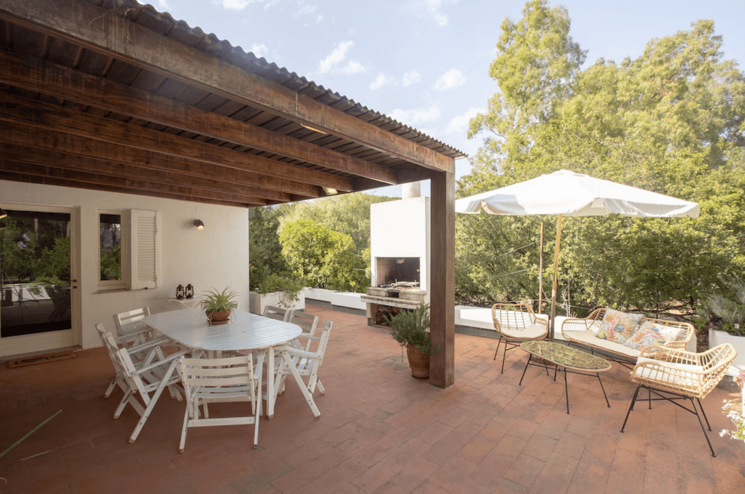 Elegant Mid-Century Villa within the Exclusive Is Morus Private Estate