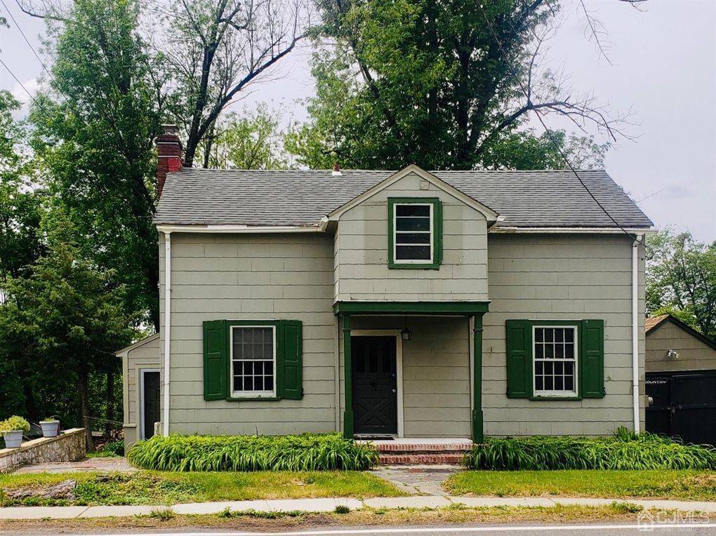 44 Laurel Ave, Kingston, NJ 08528