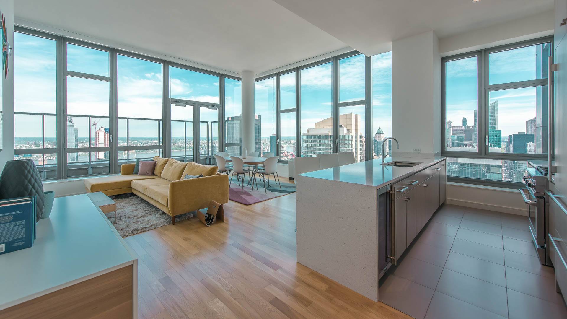 Don’t Miss this Stunning Apartment now offering No Fee!!