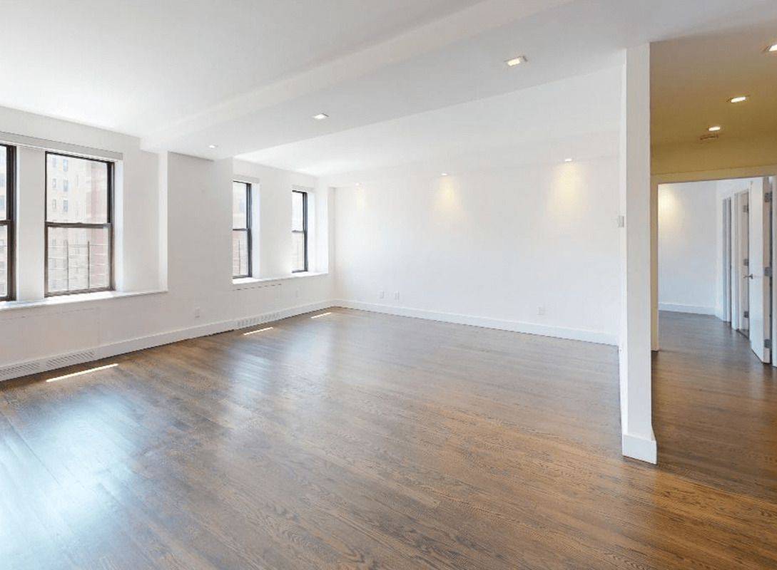 *2500 SF* 4 BED/ 4 BATH STUNNING APARTMENT IN UPPER WEST SIDE | NO FEE | DOORMAN | DECK | POOL | GYM