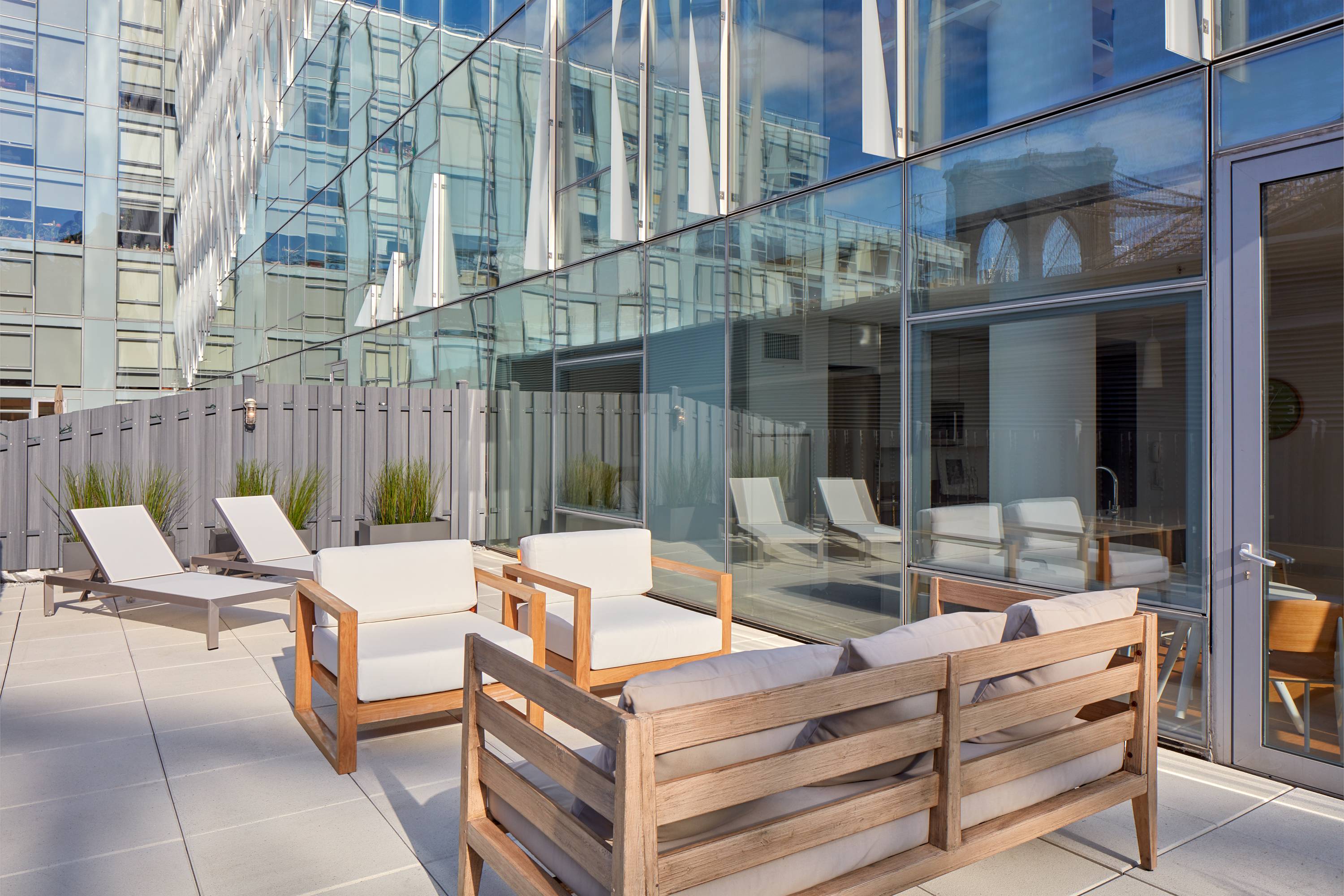 Large One Bedroom Unit w/ Private Terrace! - Dumbo - No Fee