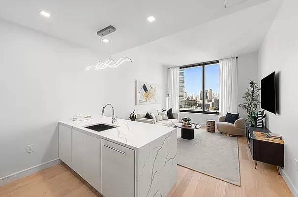 Luxury New Development Condo Unit for Rent!