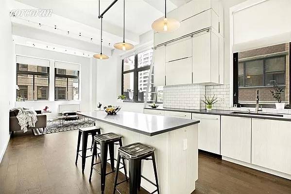 Stunning 1BR/1BA Loft in Full Service Turtle Bay Building