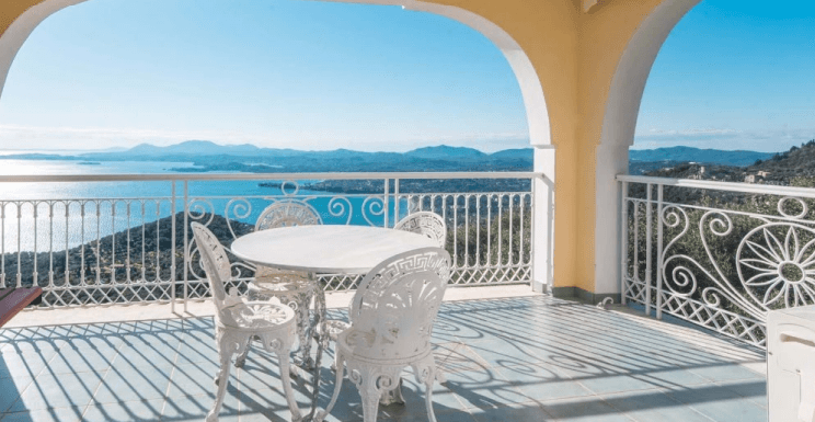 Villa Ravi: Luxurious Retreat with Panoramic Views in Corfu