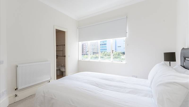 Elegant Art Deco 5 BD 2 BTH Apartment in St John's Wood, NW8