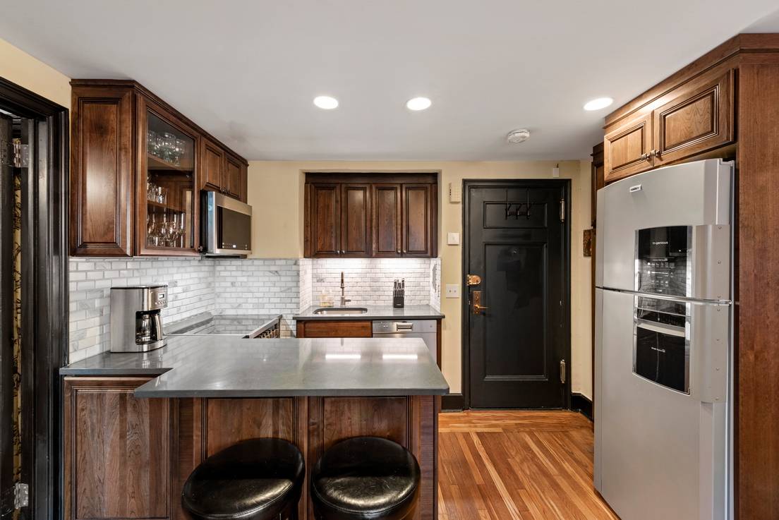 1 Bedroom 1 Bath for Rent in 5 Tudor City Place Murray Hill