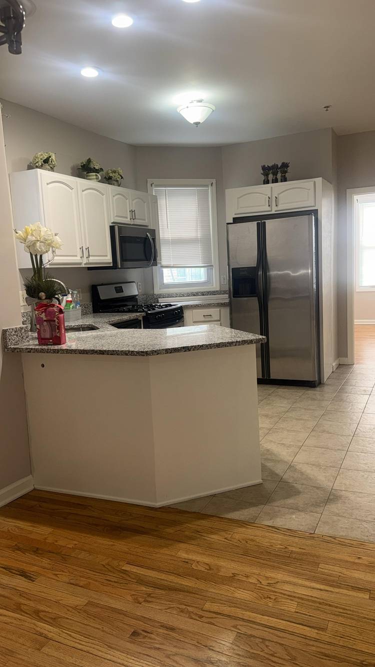 2BR/1 BA Apartment for Rent in Jersey City Heights