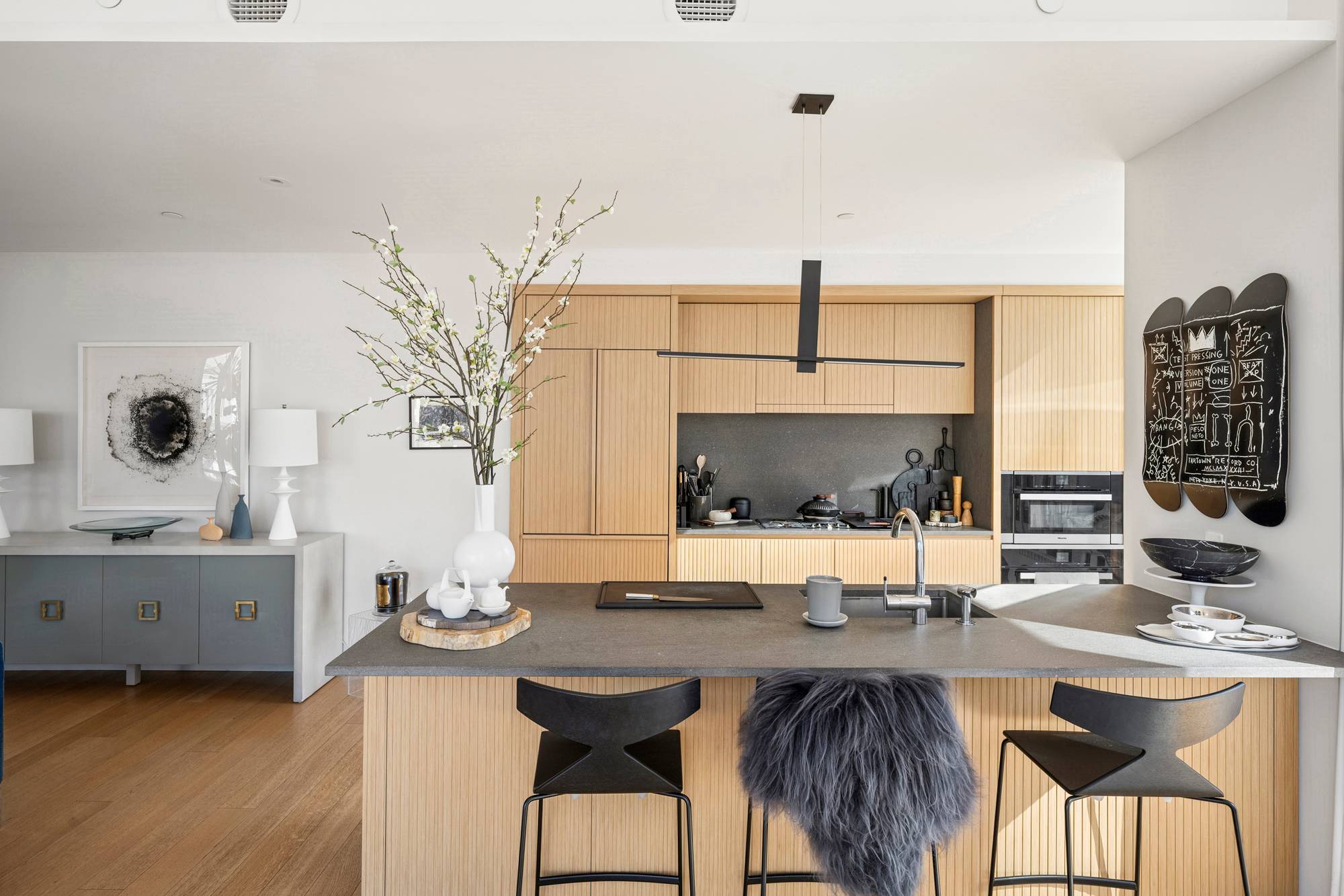 Luxurious 2 Bedroom at 565 Broome