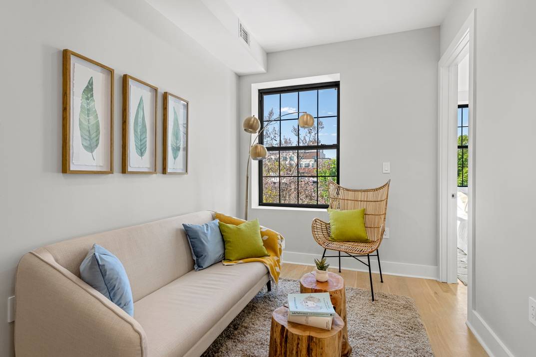 Glamorous 1 Bedroom at Golden Gates Condos!