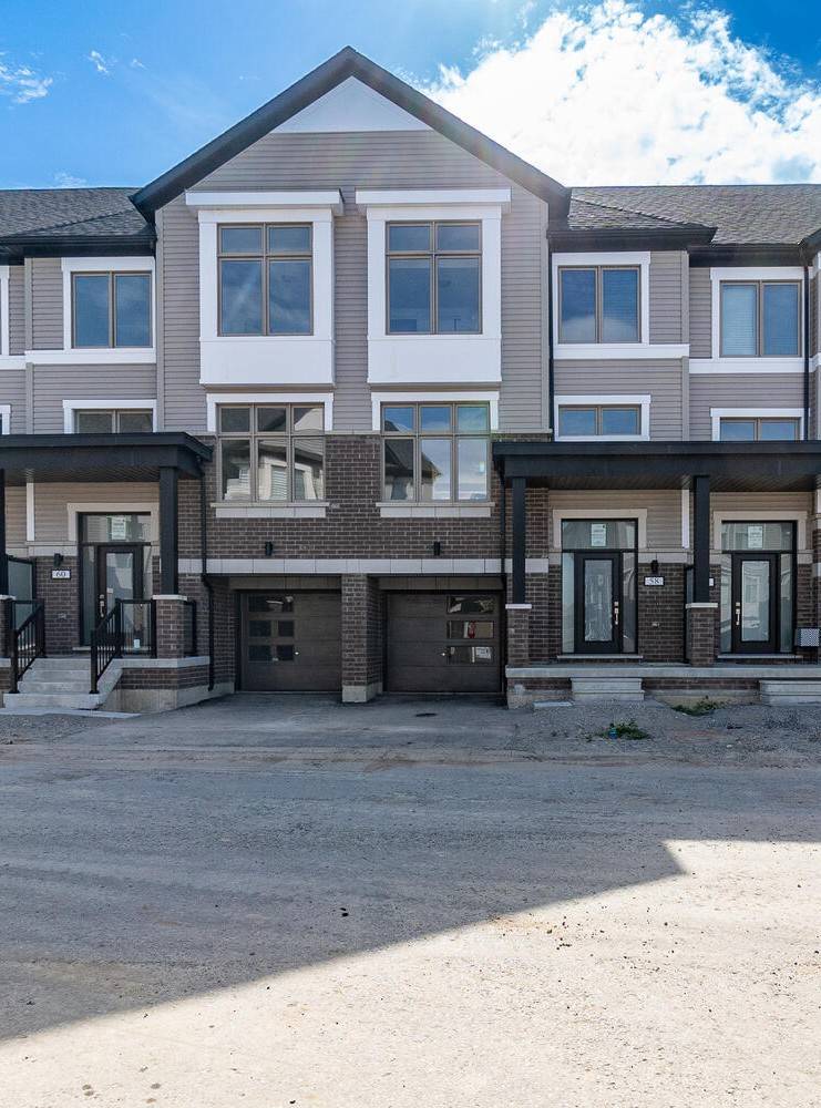 3 Bdrm, 3 Bath Townhome in the Heart of Tottenham