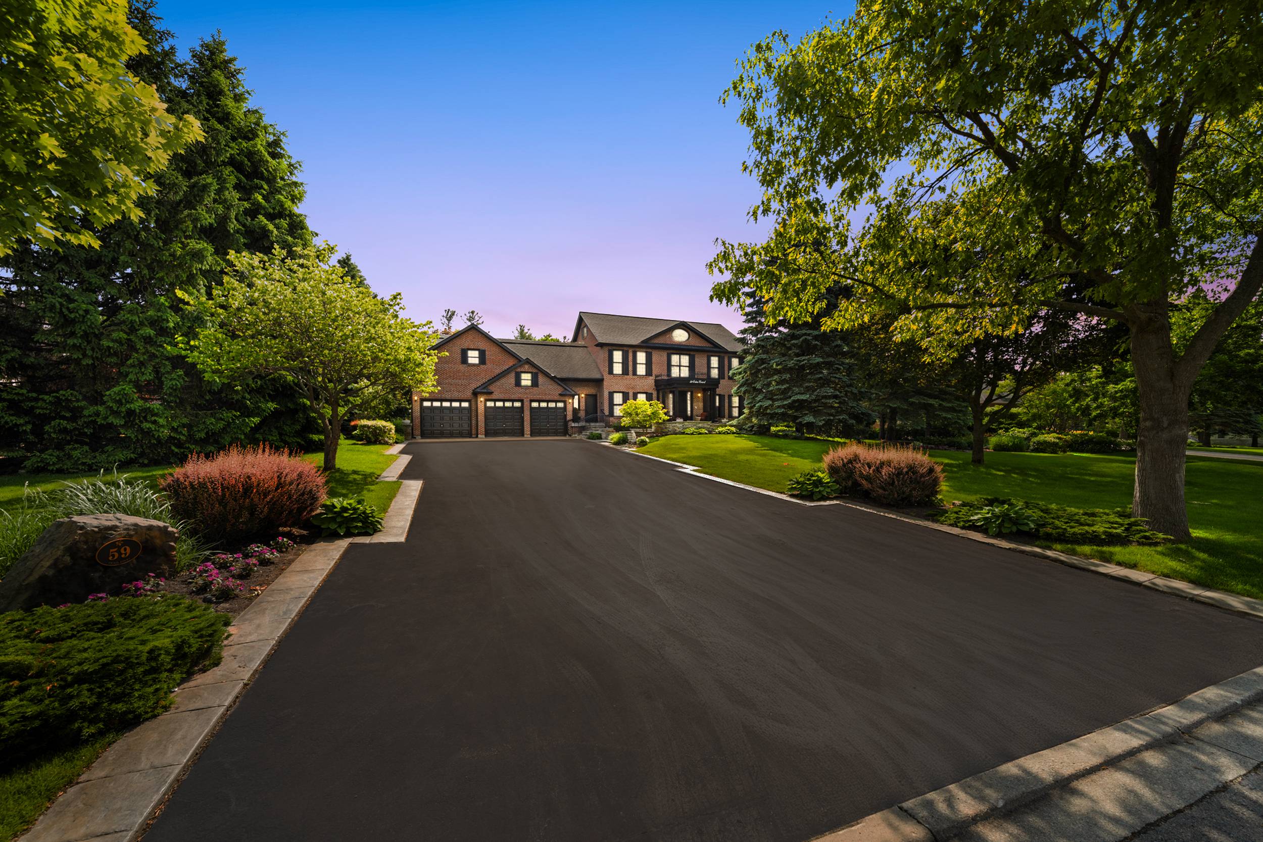 Prestigious Estate Set On Over An Acre