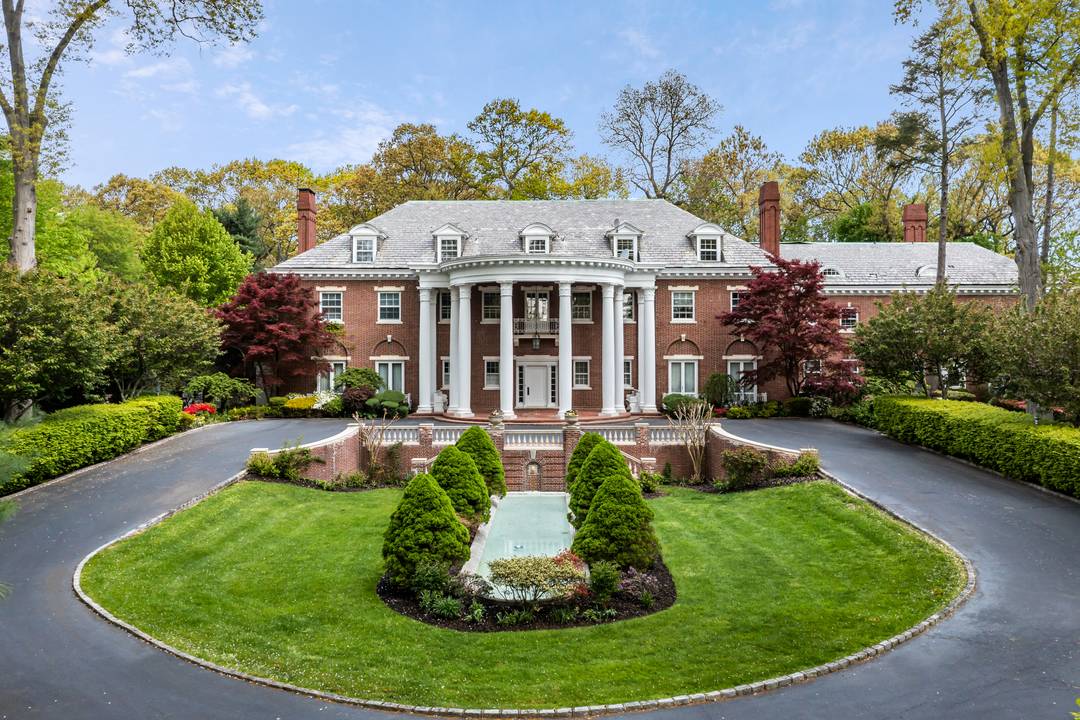 Breathtaking Historical Estate on 9+ Acres in Muttontown