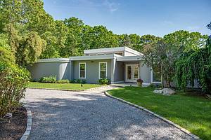 Private Southampton Contemporary with Pool and Tennis