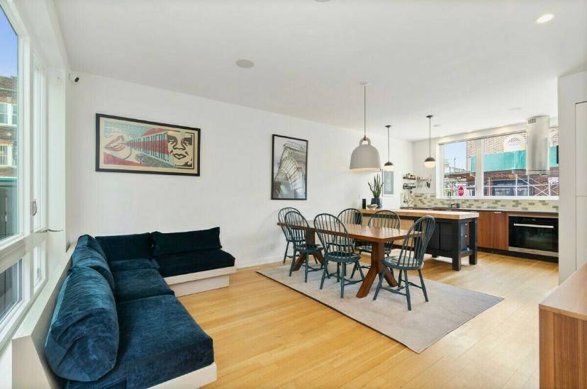 Rare Williamsburg Townhouse, 3 BR/3Bath, Washer/Dryer, Two Outdoor spaces