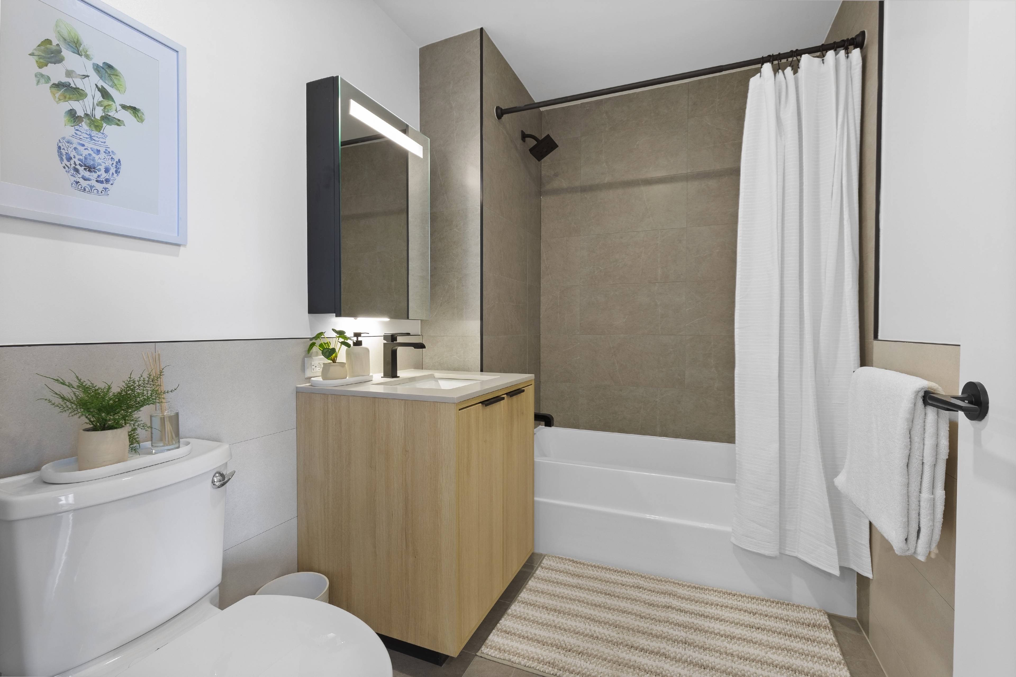 The Motto | 2455 Third Avenue | 10A