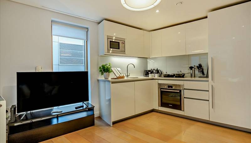 Modern Style 3 BDS 2 BTHS in Paddington, W2