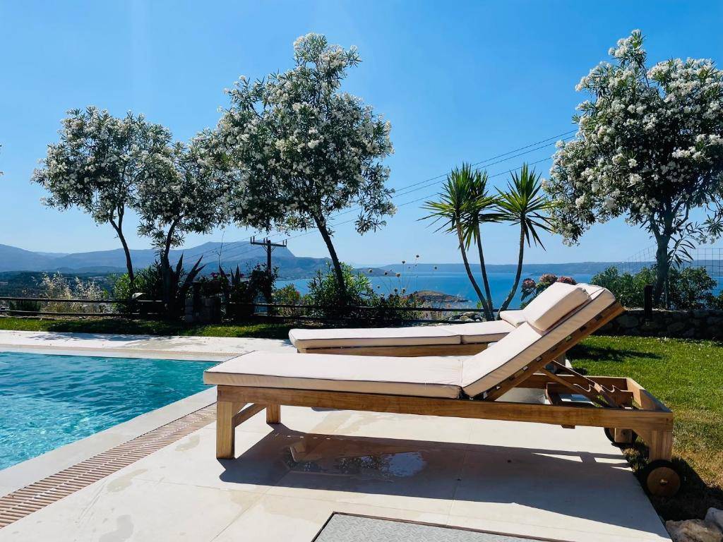 Sea-View Villa with Infinity Pool