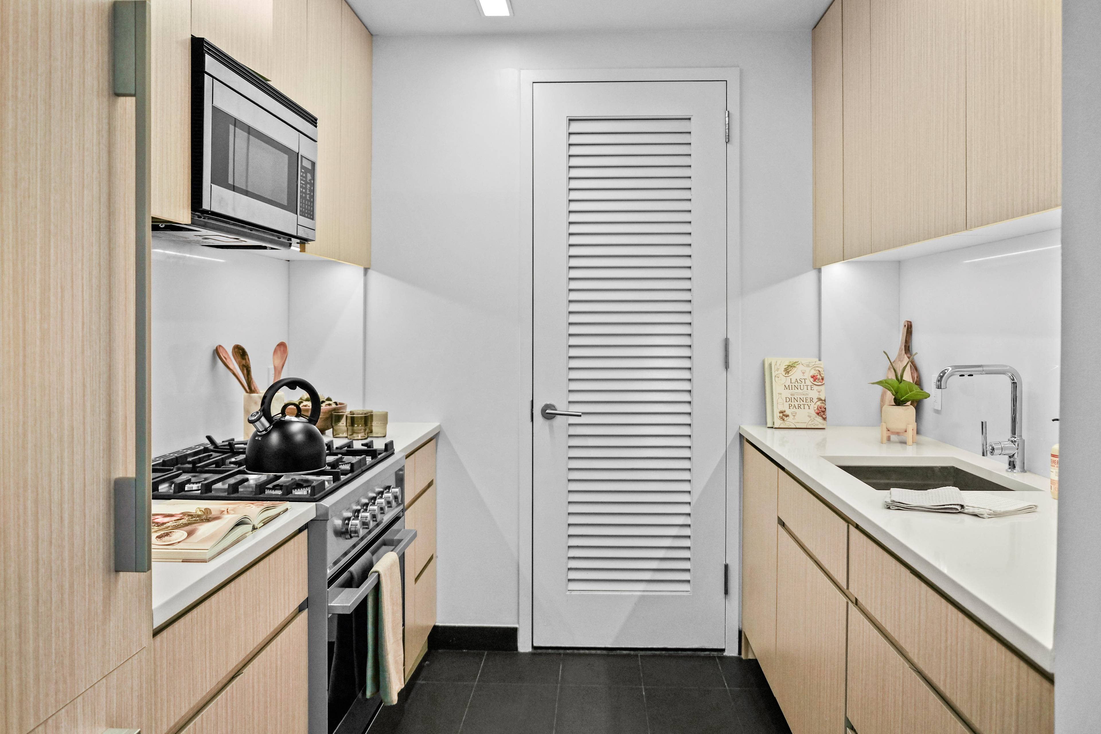 No Fee, Upper West Side Luxury Building 3 Bed / 2.5 Bath, W/D in unit