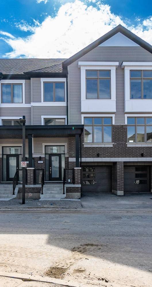 3 Bdrm 3 Bath Townhome in the Heart of Tottenham