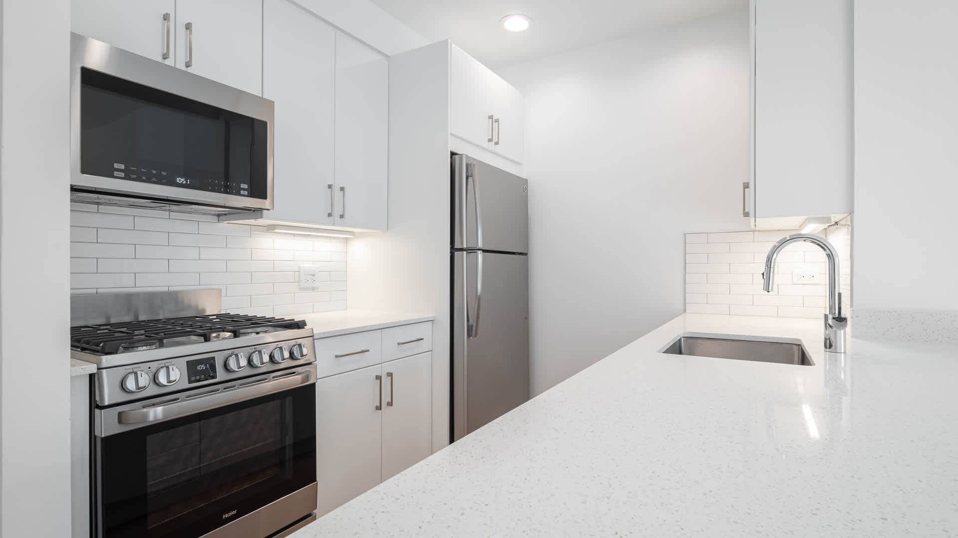 West Village High Ceiling 1 Bed/1 Bath with Walk in Closet in Concierge Elevator Building
