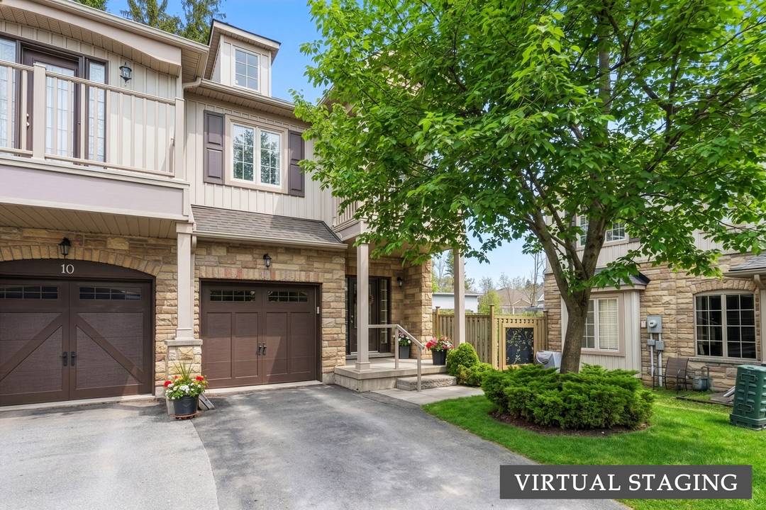 End Unit Freehold Townhome in Central Orillia