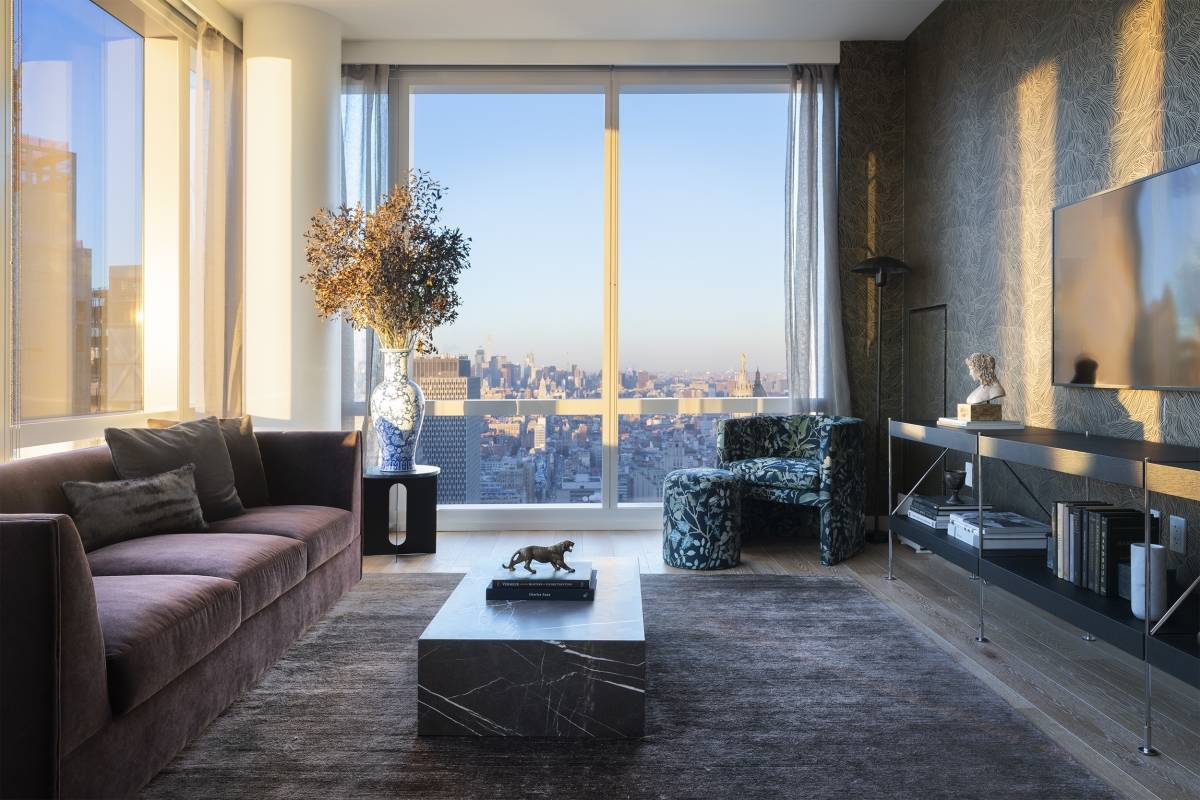 No Fee, Luxurious 2BR/2BA in Coveted Dutch Building, Sweeping Views
