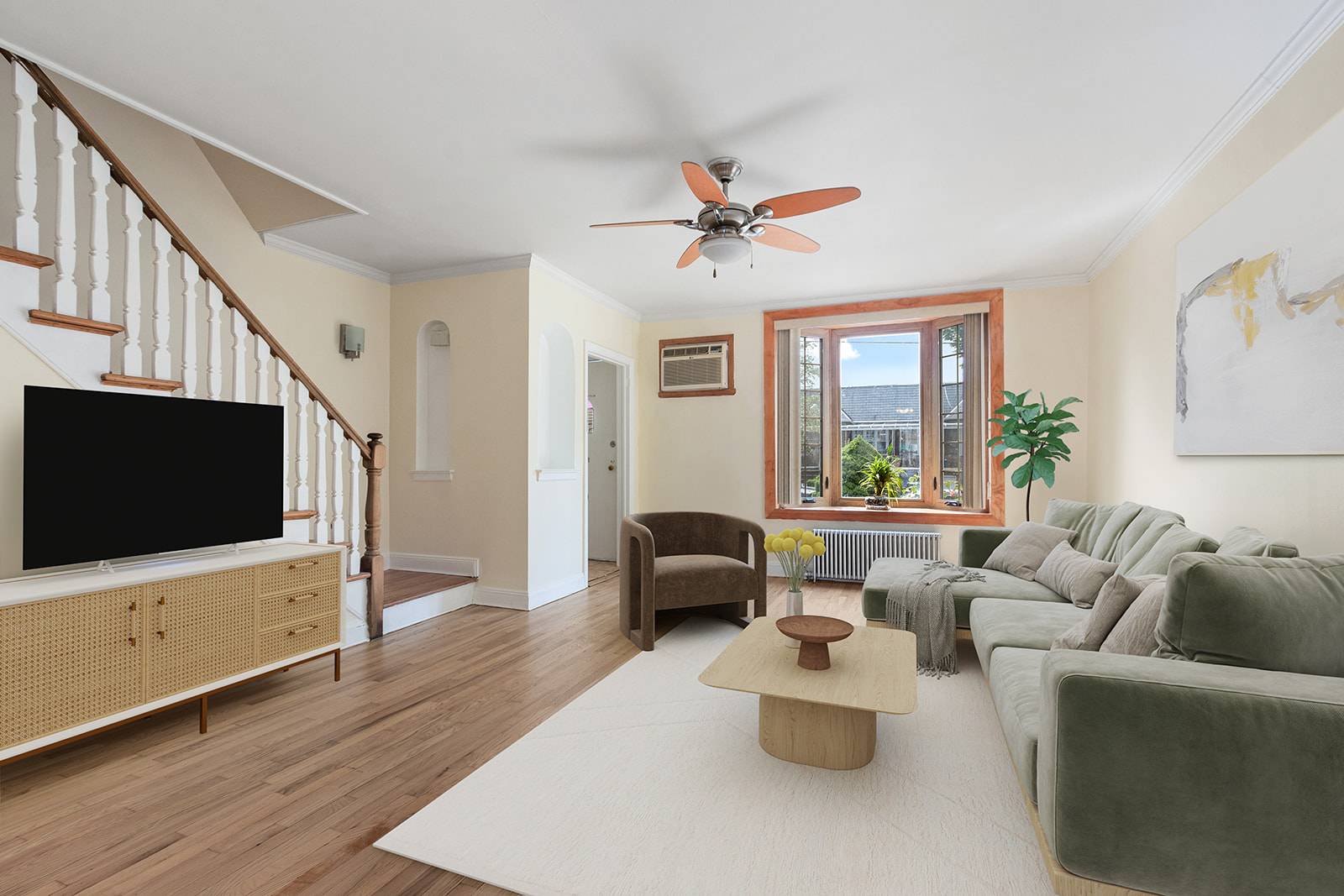 Beautiful Townhome for Rent in Maspeth with Parking!