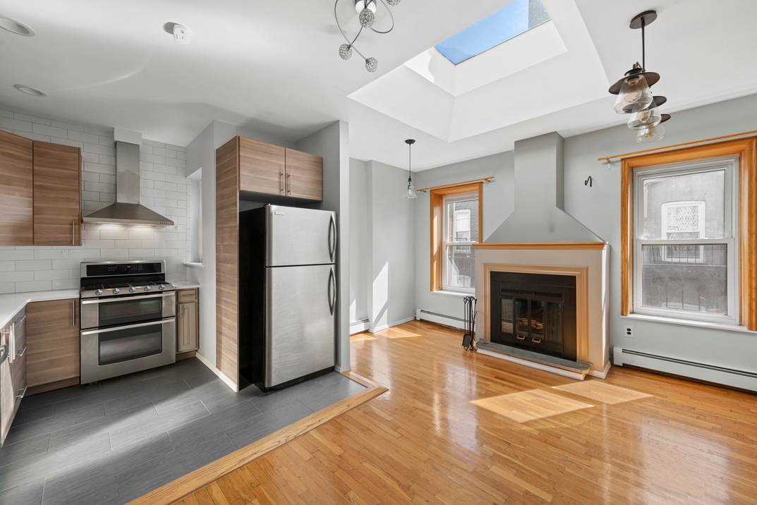 Spacious 2 bed 1.5 bath Condo in Park Slope