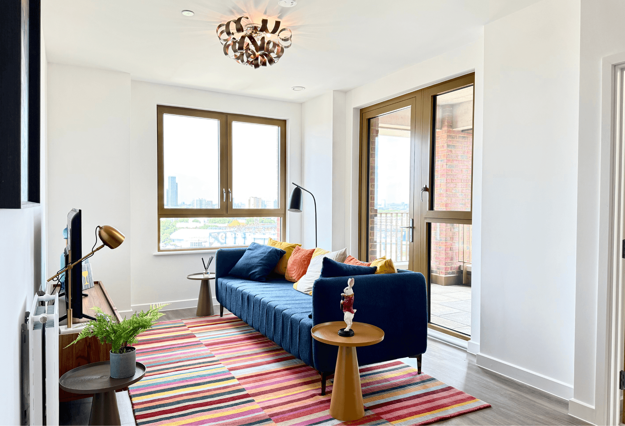 Design Furniture Modern 2-Bed, 2-Bath Apartment with Stunning Views – Bermondsey Heights