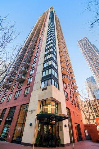 Private Listing of An Elegant Midtown East Residence with Skyline Views & Outdoor Space