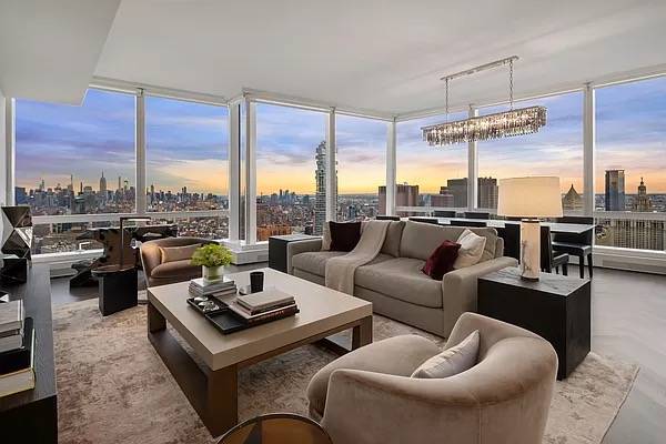 2,876 square feet, meticulously designed 3-bedroom, 4.5-bathroom residence located in full service TriBeCa Building
