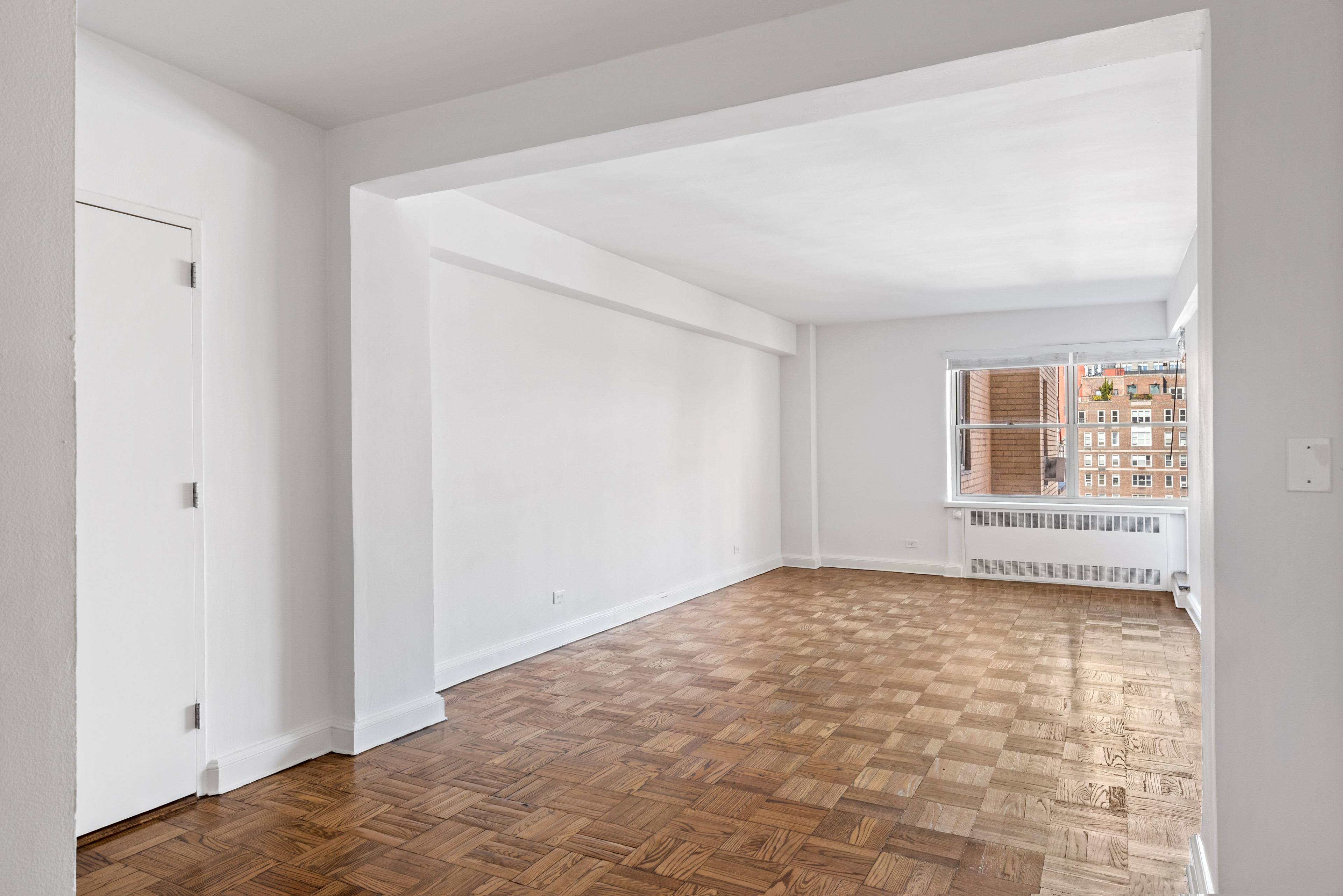 Generously sized One Bedroom with Balcony on Park Avenue!