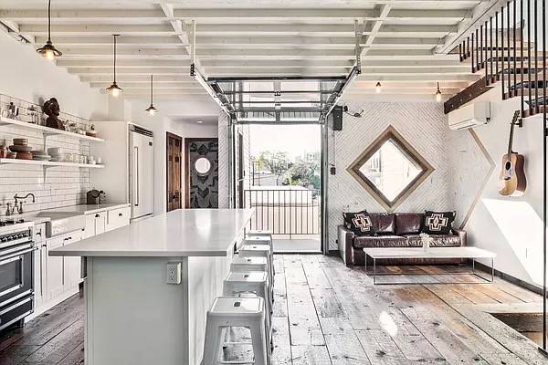 Charming 2BR/2BA Loft in rarely available Williamsburg Building!