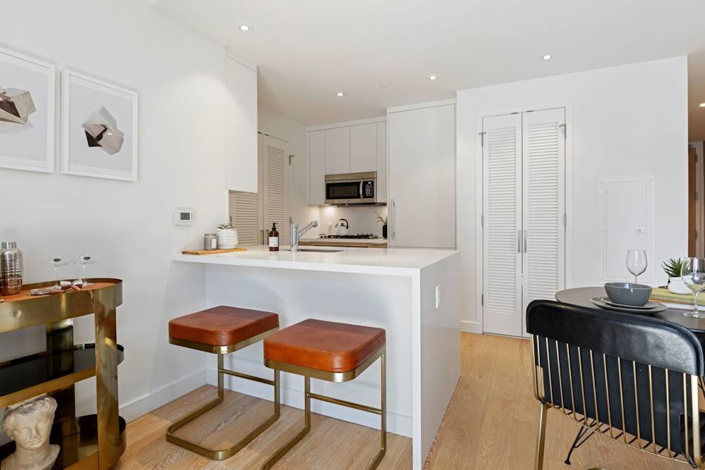 Luxurious Studio apartment in Seaport District, in Unit W/D, No Fee