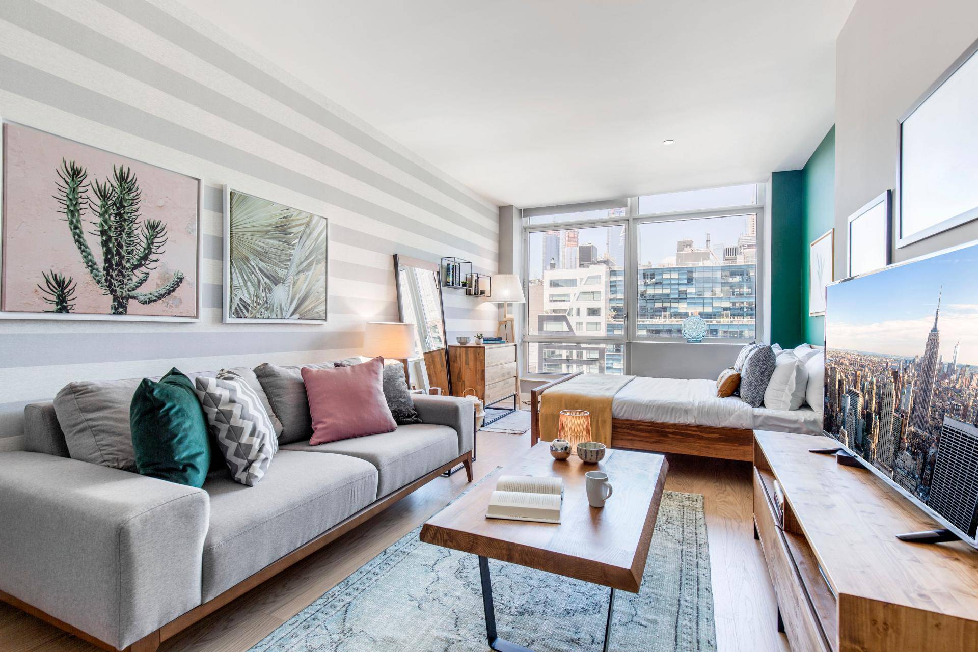 BEAUTIFUL SPACIOUS STUDIO IN LUXURY CHELSEA BUILDING
